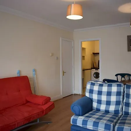 Bright 2 Bedroom With Balcony In City Centre * Dublin
