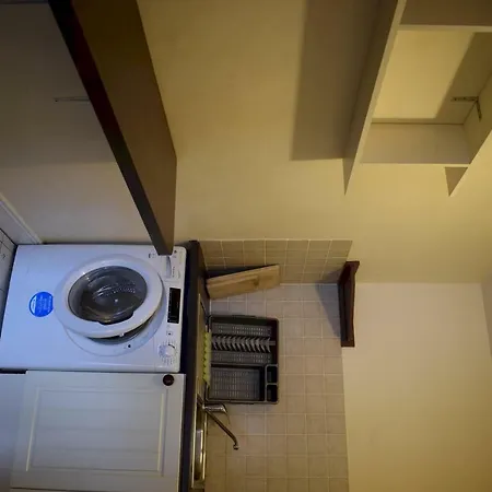 Bright 2 Bedroom With Balcony In City Centre Dublin